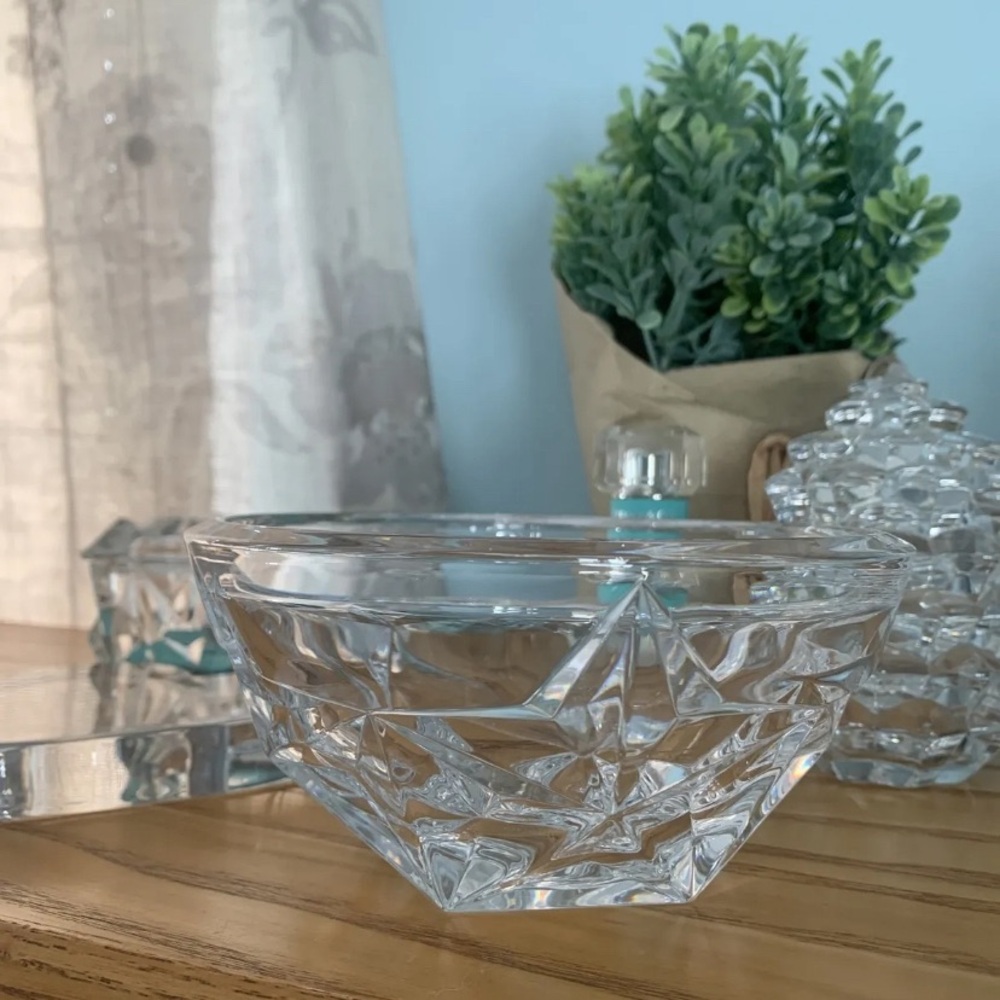 Tiffany & Co CRYSTAL STAR BOWL 5.75" Across 2.75" Tall Signed